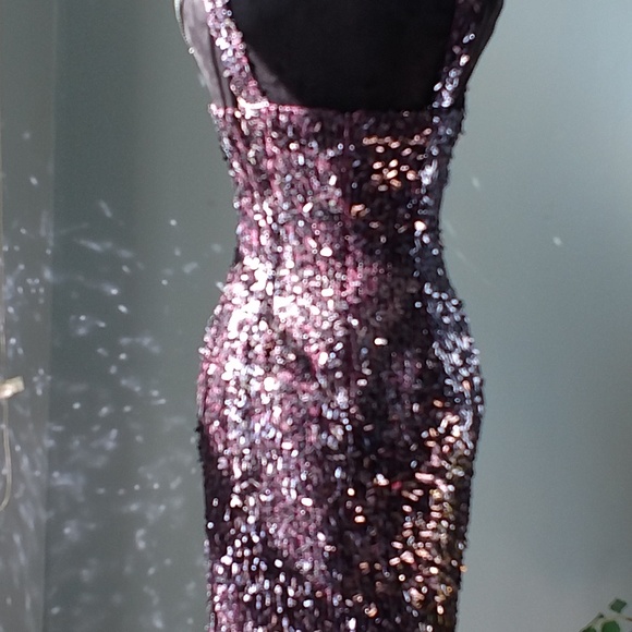 Dress - Picture 2 of 3